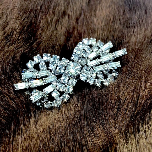 Vintage Jewelry - Vintage Kramer Rhinestone Brooch